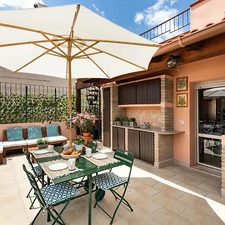 Casa Mistral 아파트